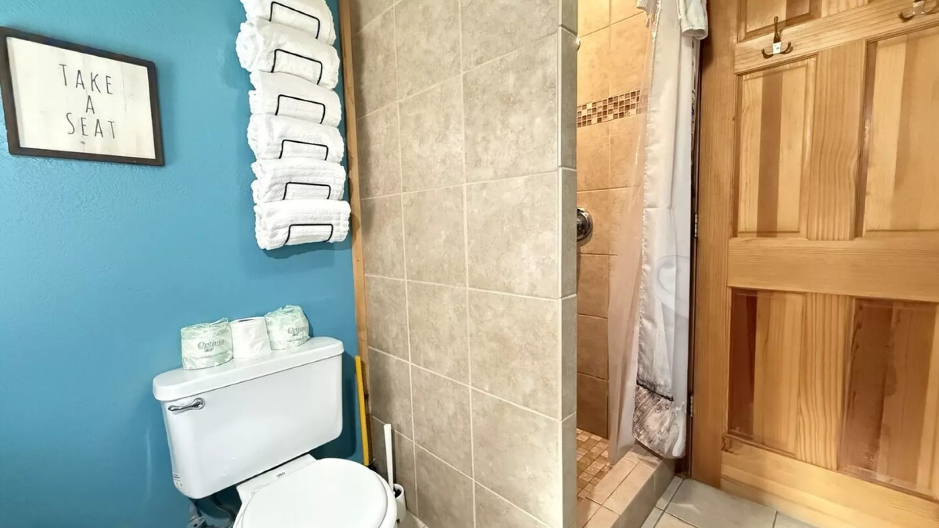 Fresh clean body, face, and hand towels are provided to you during your stay.