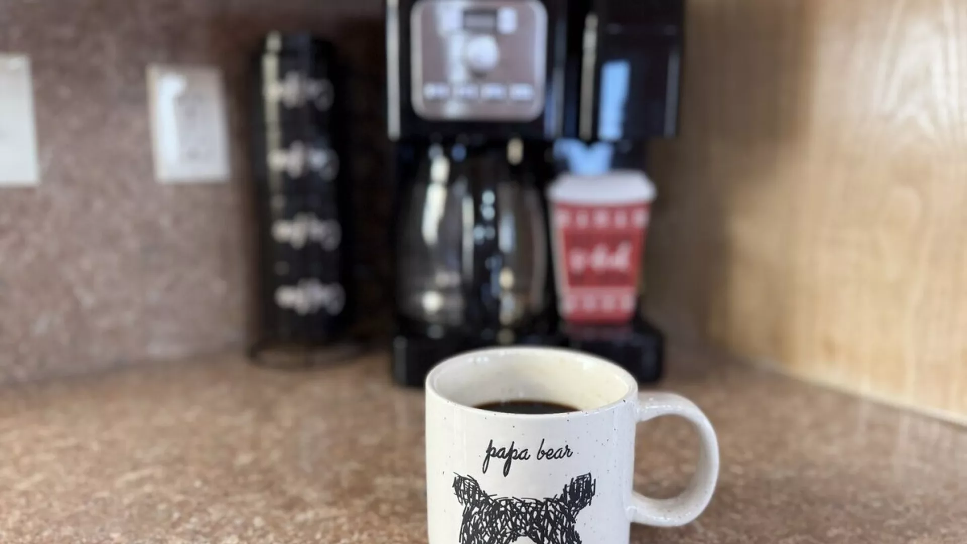 Enjoy a nice cup of coffee in the morning with the coffee bar located in the cabin.