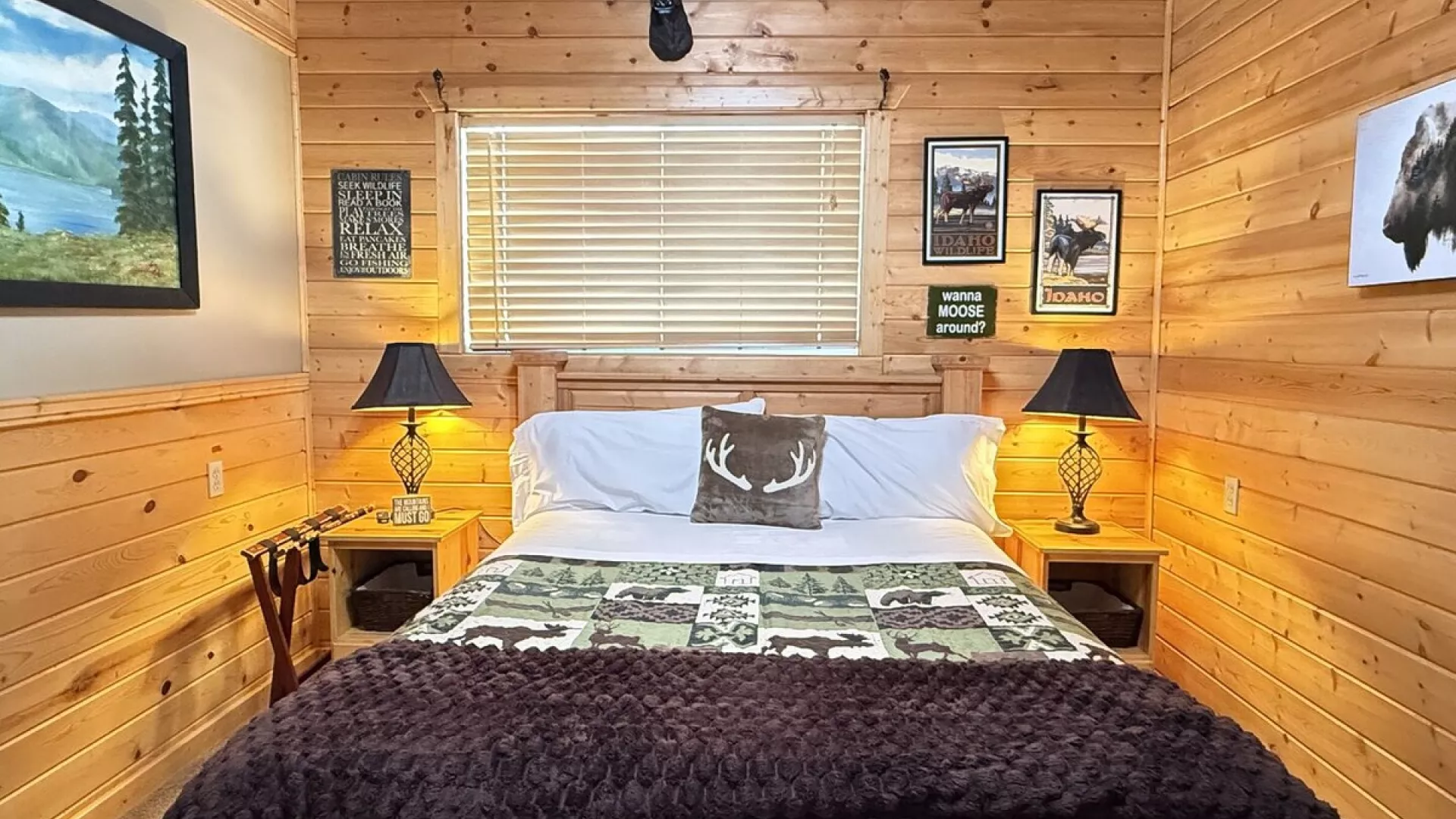 Enjoy the natural light from the window to enjoy the landscape of Island Park.