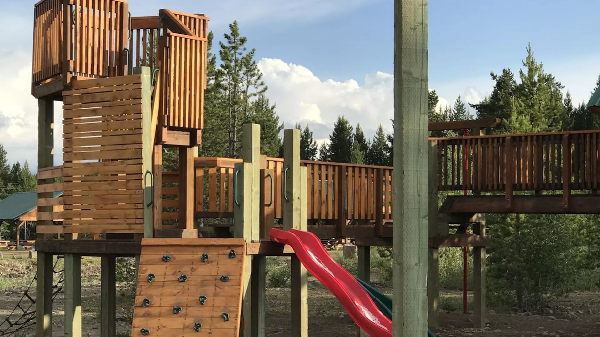 Located nearby is the Kids Jungle Gym which is FREE to our guests.
