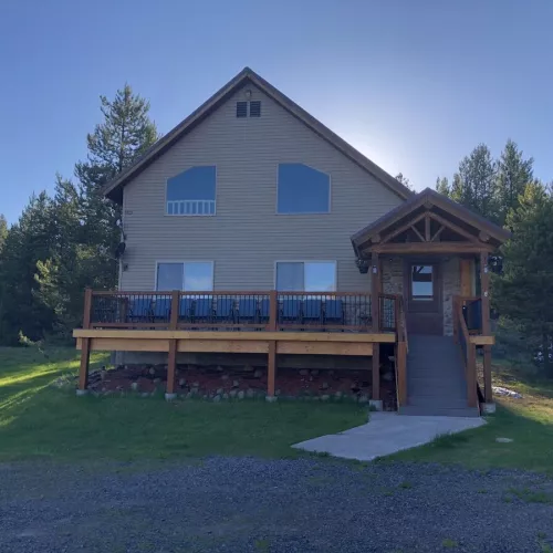 Enjoy your stay at Yellowstone Lux Bear Creek Inn.