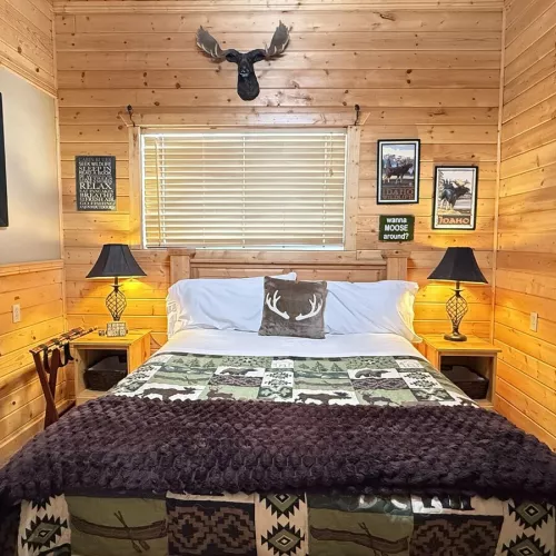 Enjoy the natural light from the window to enjoy the landscape of Island Park.