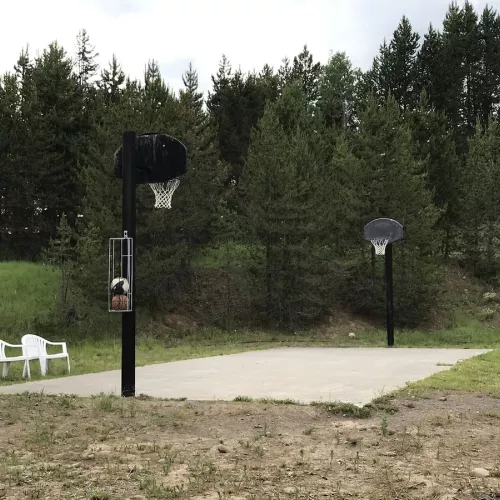 Basketball court (Balls Included) in the Yellowstone Lux.